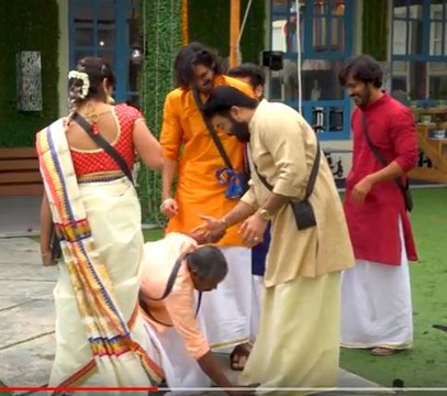 BiggBoss Malayalam |കസവുമുണ്ടും ജുബ്ബയുമിട്ട് ലാലേട്ടൻ | FimiBeat Malayalam