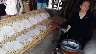 Making rice paper in Vietnam- Làm bánh tráng ở Củ Chi