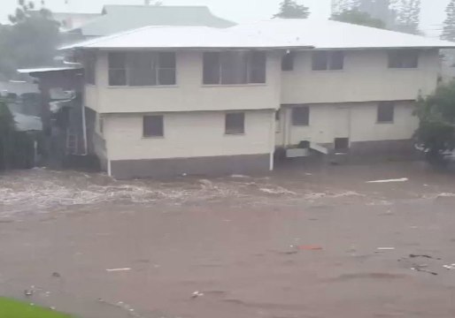Big Island Resident Tracks Growth of Flooding Amid Heavy Rain Brought by Storm Lane