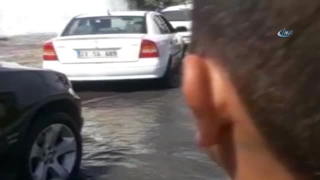 Nusaybin'de İçme Suyu Borusu Patladı... Asker Yol Güvenliğini Sağladı