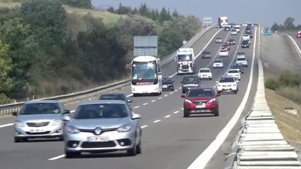 Bolu'da, Tem Otoyolu'nda Tatilcilerin Yoğunluğu Devam Ediyor