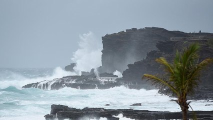 Συνεχίζει να ταλαιπωρεί τη Χαβάη ο Λέιν αλλά ως καταιγίδα