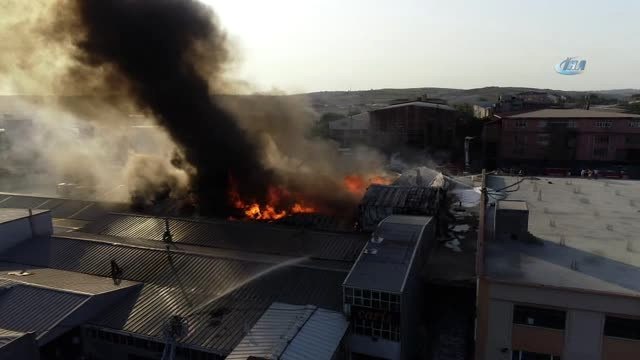 Arnavutköy'de Alev Alev Yanan Fabrika Havadan Görüntülendi