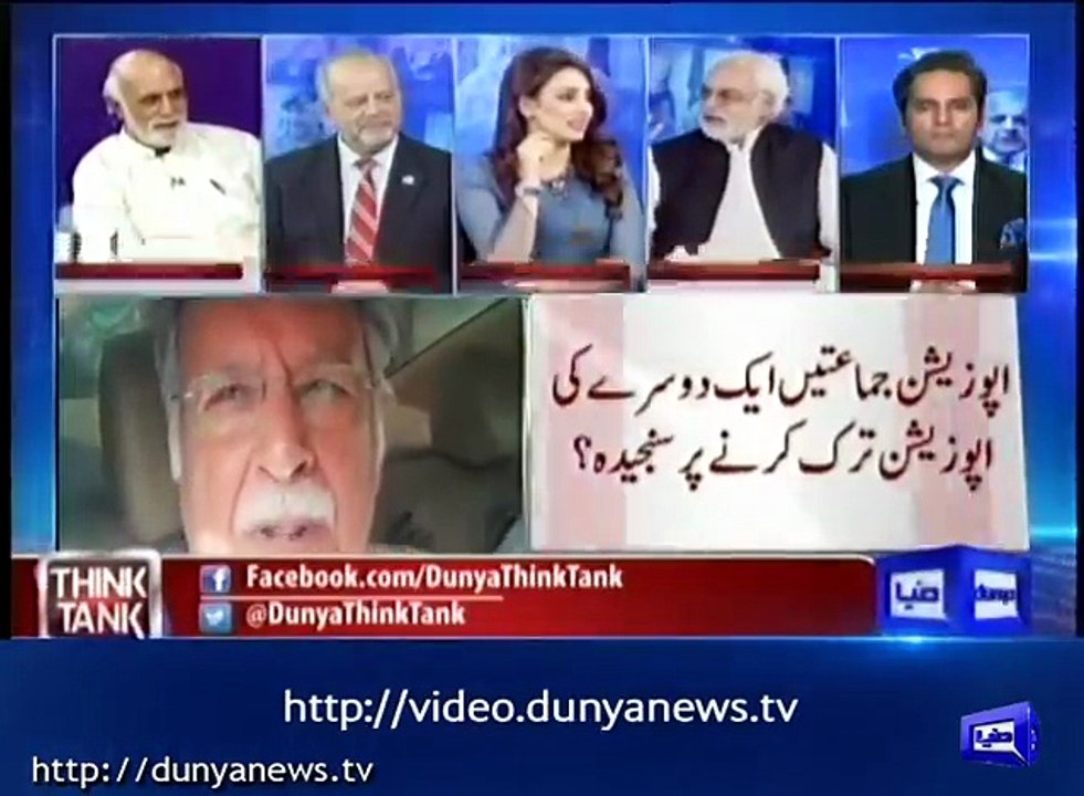 Ayaz Amir's interesting comments on demand of Imran Khan's picture while offering eid prayer