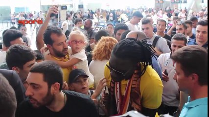 Bafetimbi Gomis'e coşkulu uğurlama