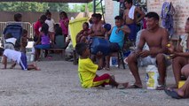 Indígenas venezolanos intentan rehacer su vida en Brasil