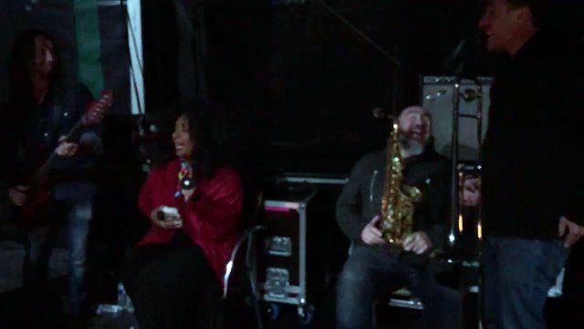 Les musiciens et choristes d'Alpha Blondy avant le concert