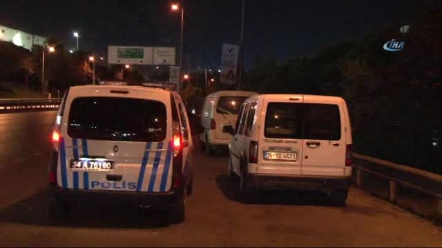 Bayrampaşa'da Silahlı Saldırı; 1 Yaralı... Silahla Başından Vurup İntihar Süsü Verdiler