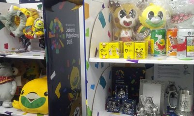 Berburu Merchandise Asian Games