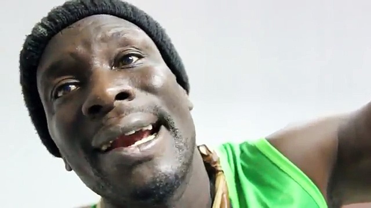 A MOURIR DE RIRE AVEC LE BAKKOU CHINOIS DU LUTTEUR MOUSTAFA GUEUYE 2