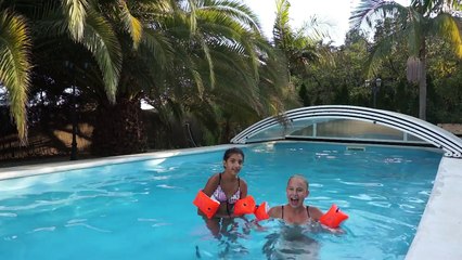 POOL CHALLENGE  ‍♀️mit Schwimmflügeln  Lea VS Claudia   Lea Loves Freaky