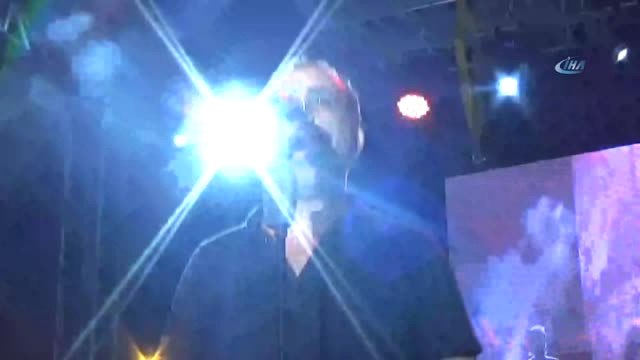 Haluk Levent'e Balkondan Taze Ayran