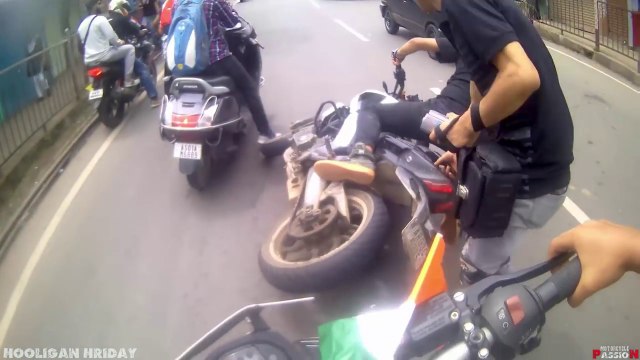 Motorcycle Crashes & Mishaps 2018 Close Calls & Near Miss [EP#32]