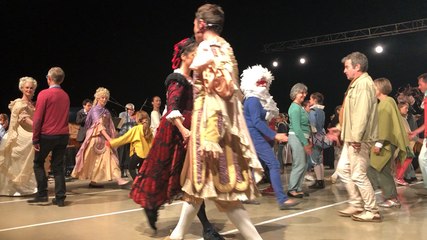 Le grand bal participatif a conclu le festival baroque de Sablé