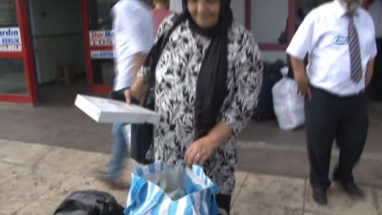 Tatilciler İstanbul'a Yiyecekleriyle Döndü...15 Temmuz Demokrasi Otogarı Yiyecek Fuarını Aratmadı