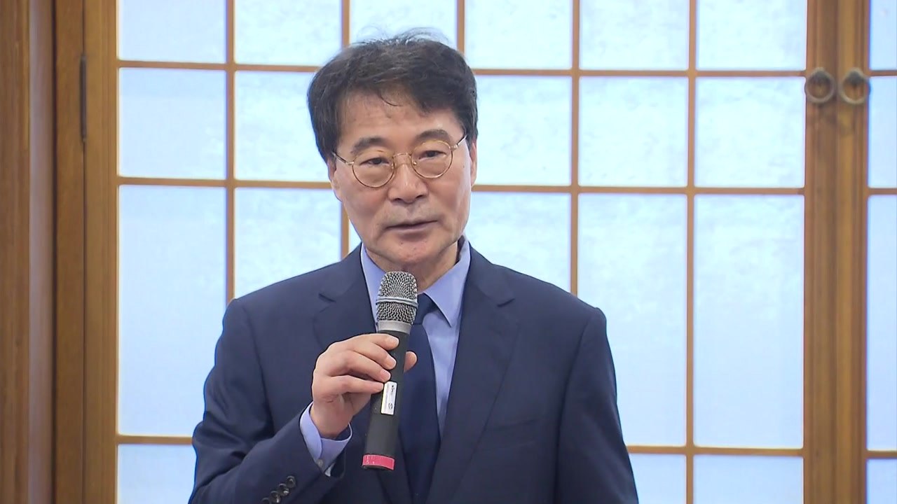 장하성 "취업자 증가 둔화·저소득층 소득 감소, 세심하게 정책 보완" / YTN