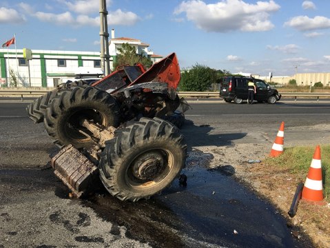 Traktörün İkiye Bölündüğü Kaza Kamerada