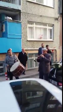 görülmemiş bir çalma yöntemi- silinmeden izlemenizi tavsiye ederim