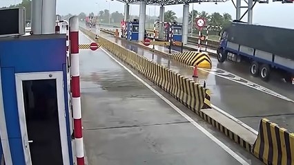 BAD DRIVERS & ROAD FAILS Compilation