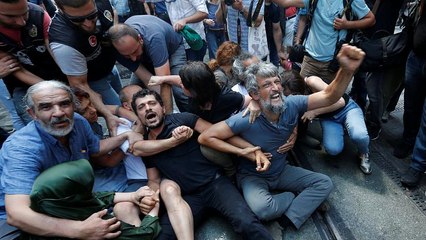 Decenas de detenidos en la protesta 700 de las Madres de los Sábados