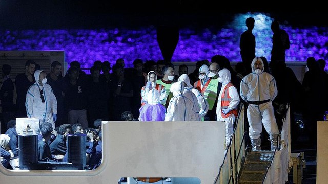 Migrants detained onboard rescue ship in Sicily allowed to disembark