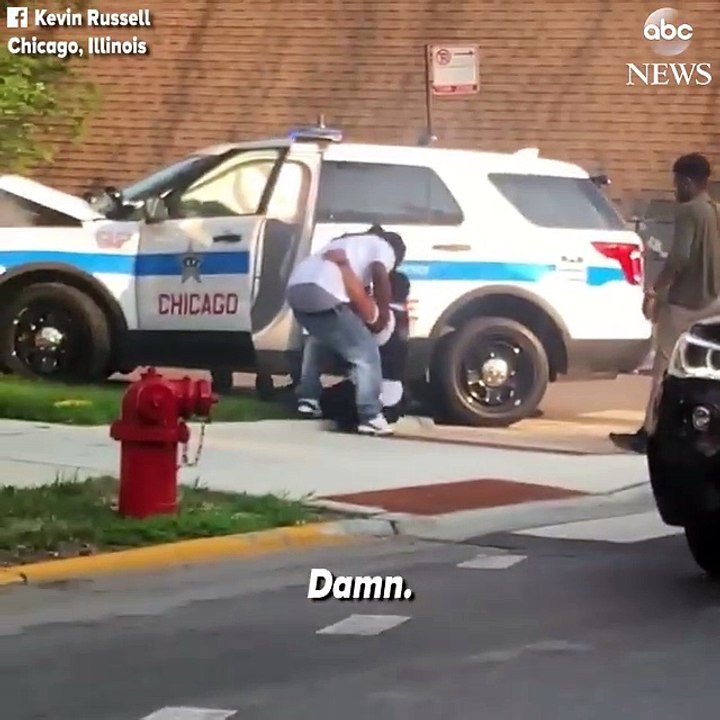 Good Samaritans come to the aid of two police...