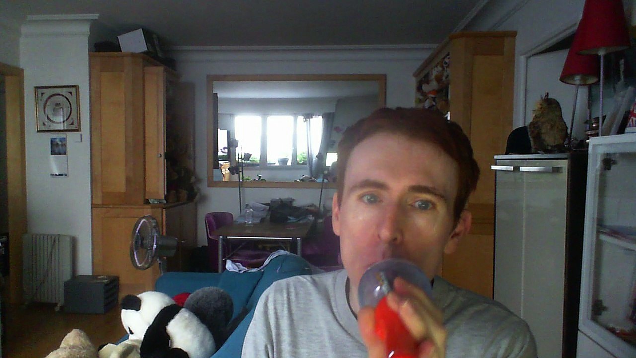 Wiwi égratigne "Marie chiffon" de Chantal Goya