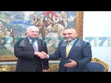 POLITIKANET NE KOSOVE E SERBI VLERESOJNE FIGUREN E SENATORIT McCAIN - News, Lajme - Kanali 7