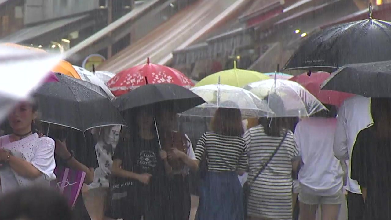 [날씨] 밤사이 중부 200mm 폭우...이번 주 게릴라 호우 비상 / YTN