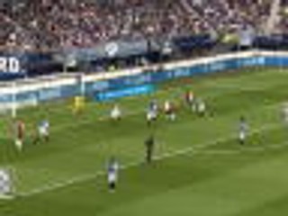 Van Persie on target as Feyenoord win eight-goal thriller