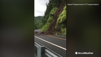 Large boulders crash on Hawaii road in landslide