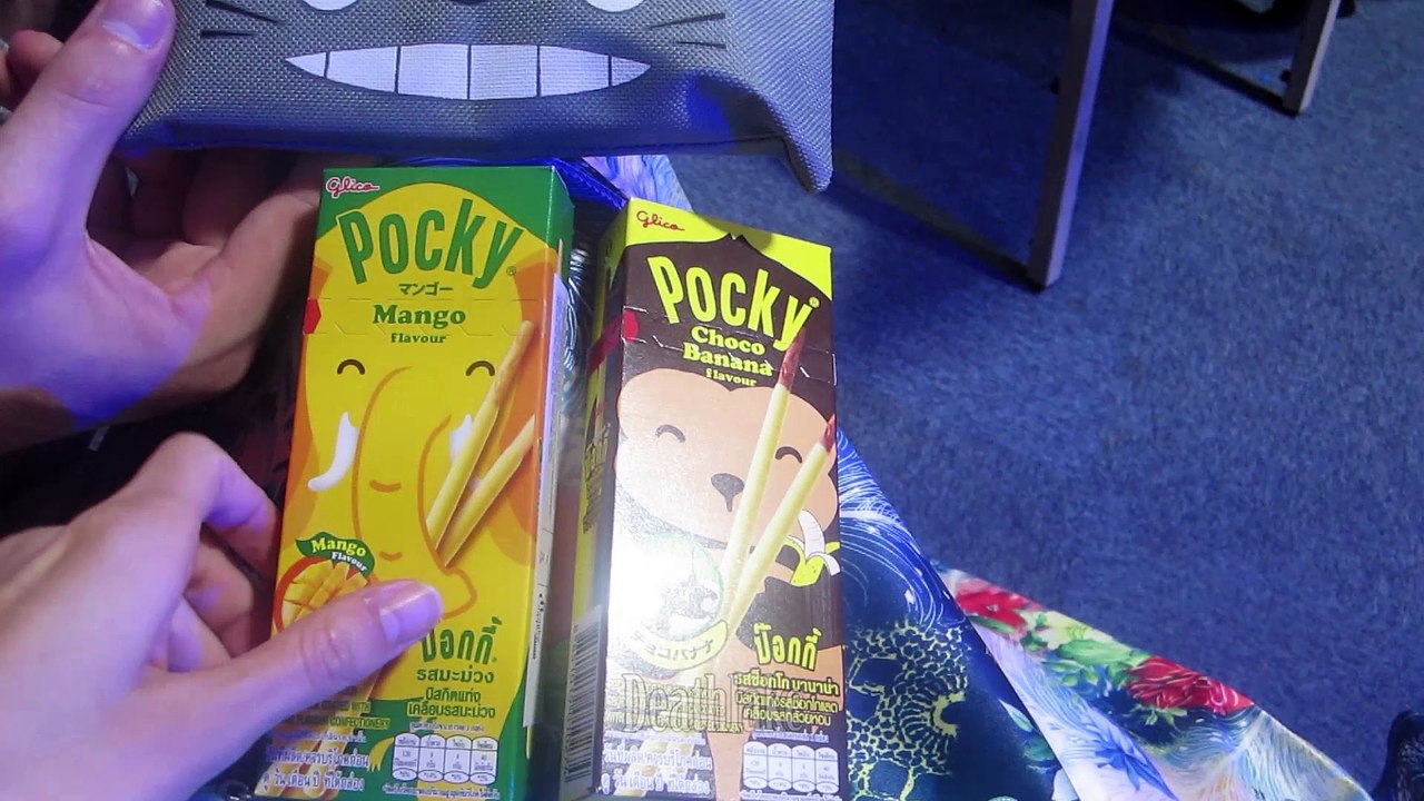 J-con part 2: Merch haul / trying pocky /  Pokemon 2018