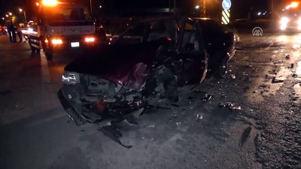 Otomobil hafif ticari araçla çarpıştı: 8 yaralı - KONYA