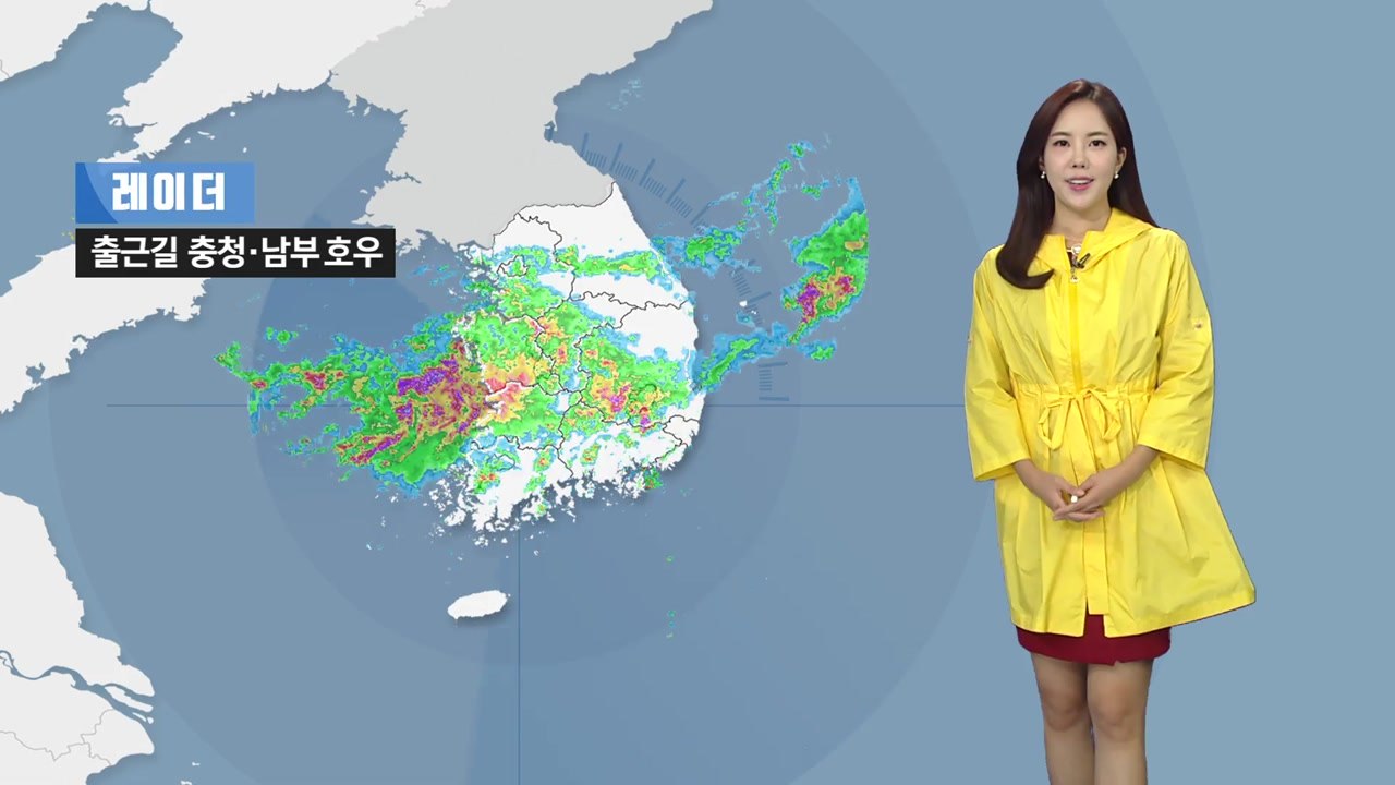 [날씨] 출근길 비 내리며 서늘...곳곳 국지성 호우 / YTN