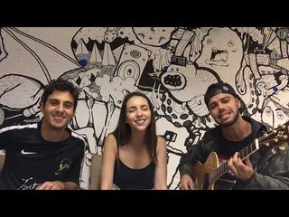Fabio Brazza canta Já Pensou com fãs Rodolfo Ribeiro e Larissa Santto