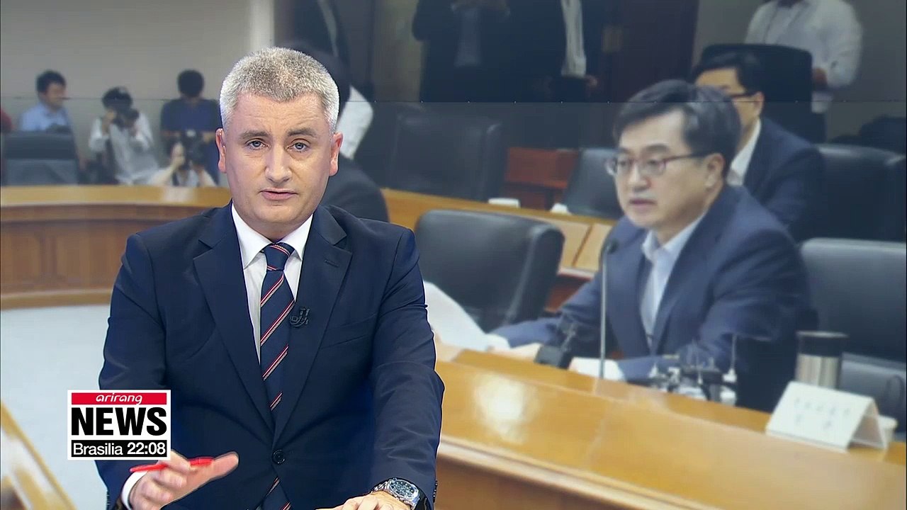 Finance Minister vows to solve unemployment, income distribution issues