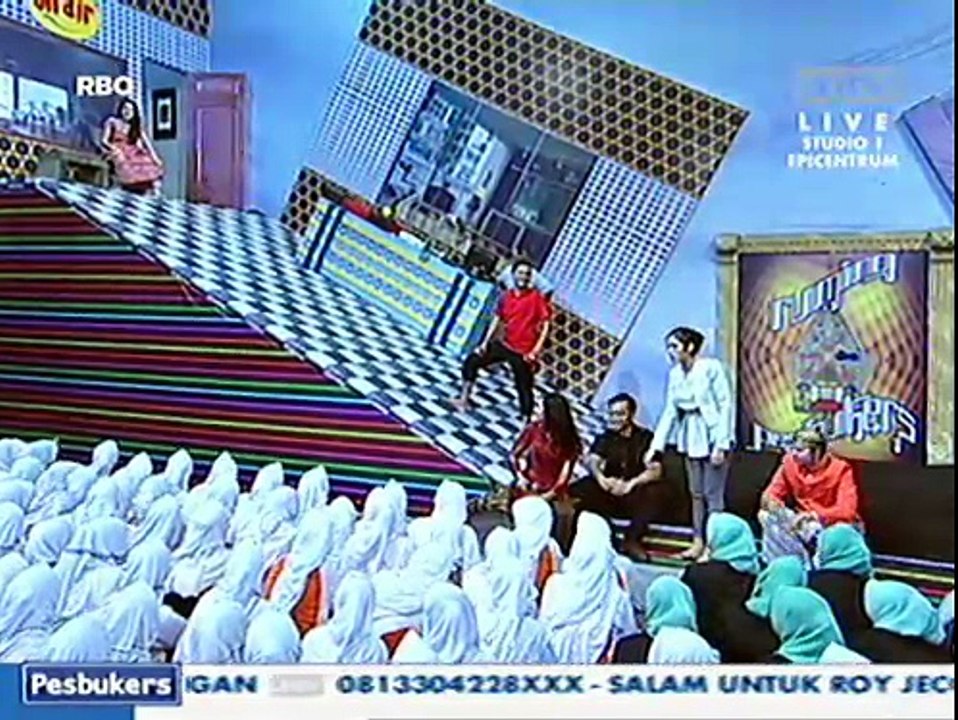 Ayu Ting Ting dan Jessica Iskandar Saling Ejek di Pesbuker