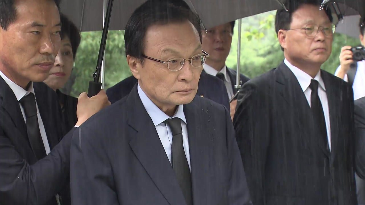 이해찬, 공개 일정 시작...야당 "靑, 정책 실패 인정해야" / YTN