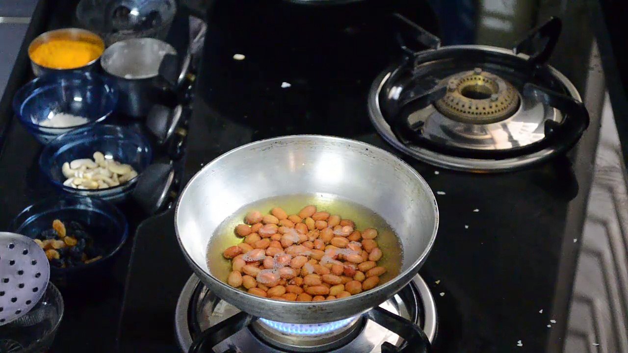 Roasted Poha Namkeen - Poha ka chivda recipe in Hindi - नमकीन पोहा चिवड़ा