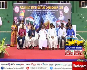 புதுச்சேரியில் முதல் முறையாக நடத்தப்பட்ட மல்யுத்த போட்டி; வெற்றி பெற்றவர்களுக்கு முதலமைச்சர் பரிசு