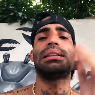 Ya loco y si tienes quejas haga algo!!! Tu eres el q mas critica a los artistas,productores, cabron tu eres artista??? Callese la boca y ya!!! Póngase Pa lo s