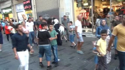 İstiklal Caddesinde Boks Maçı