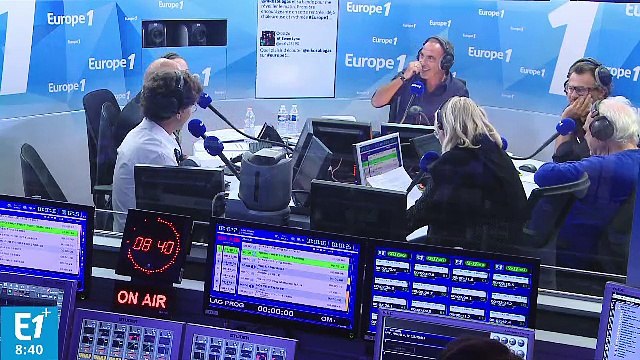 Emmanuel Macron : Bienvenue au gouvernement remanié de Nikos Aliagas !