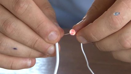 Oyuncaklarının Pili Bitince, Elektrik Üreten Pil Yaptı Patentini Aldı