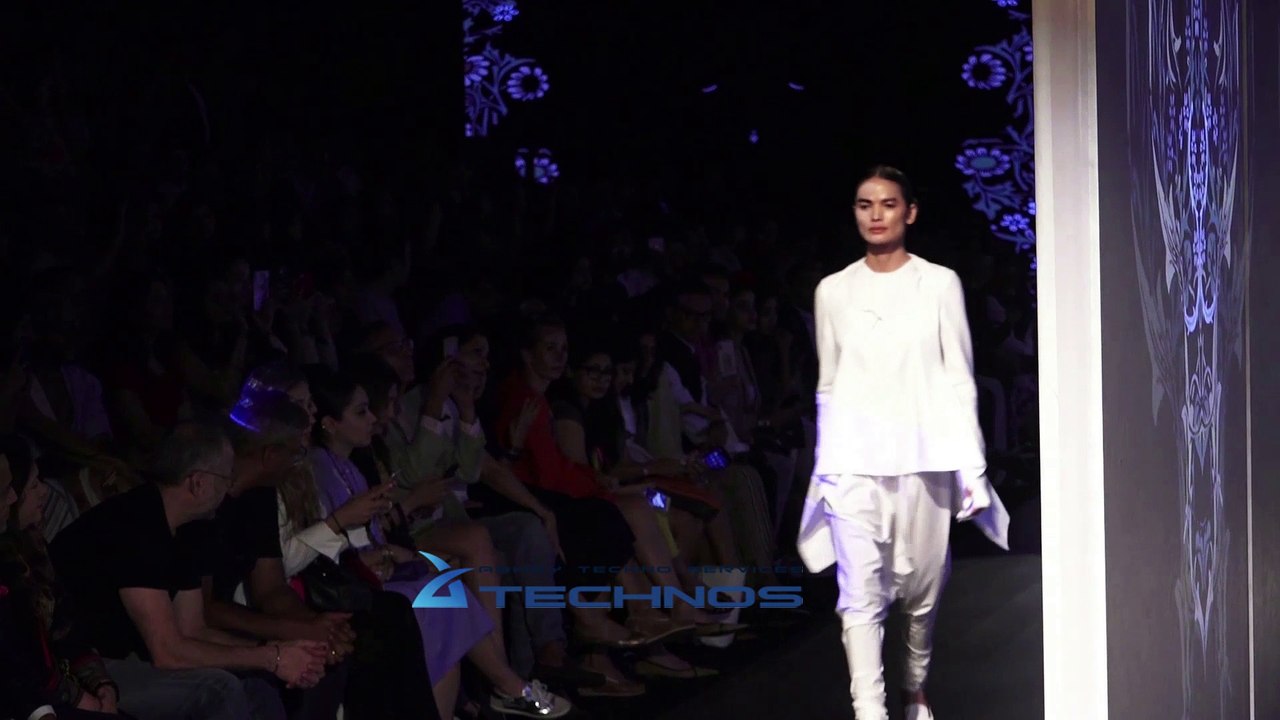 Rajkumar Rao Walks The Ramp For Rajesh Pratap Singh At LFW Winter Festive 2018