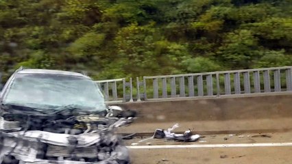 중앙고속도로서 SUV 차량 가드레일 '꽝'...1명 부상 / YTN