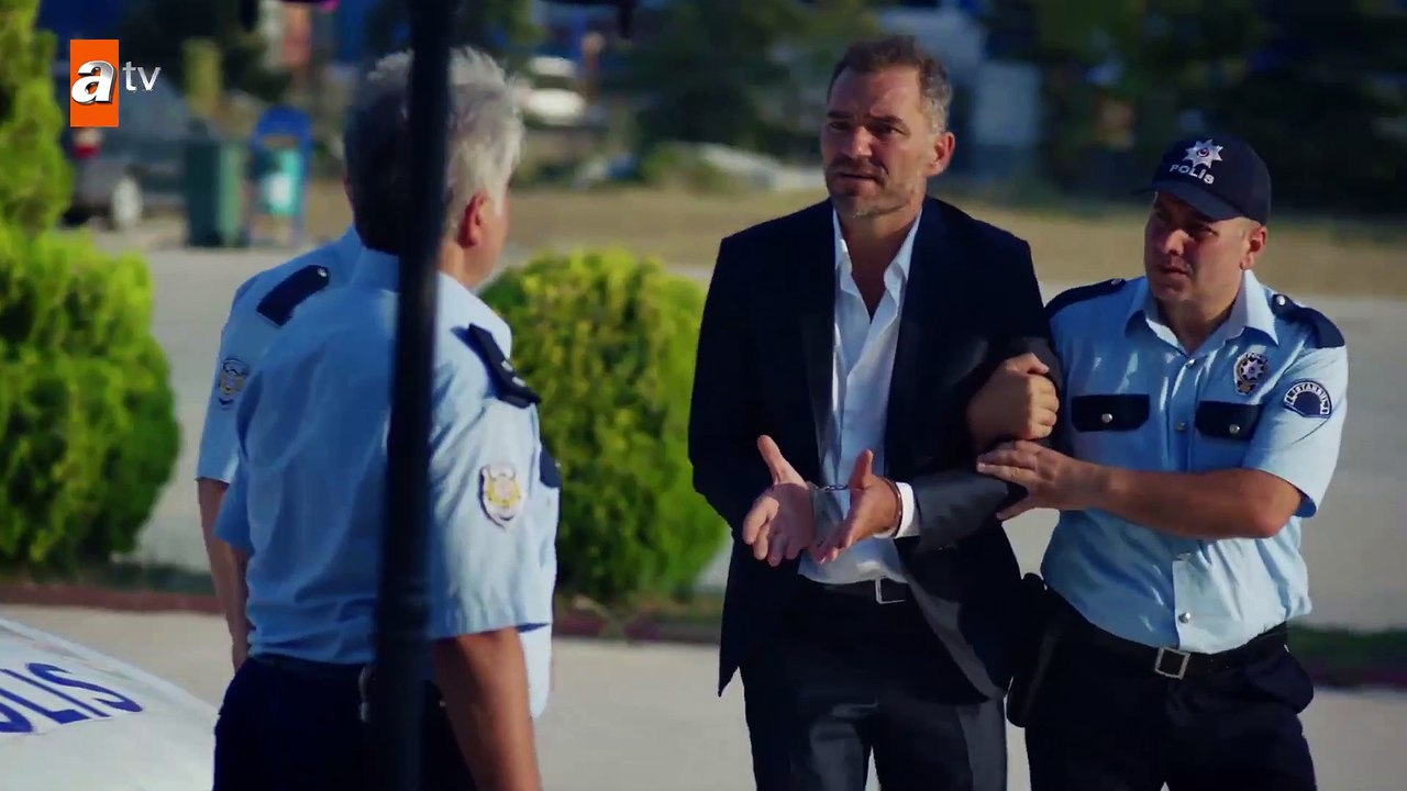 Kızlar için nezarethaneye düşen erkekler! - Kırgın Çiçekler 51.Bölüm