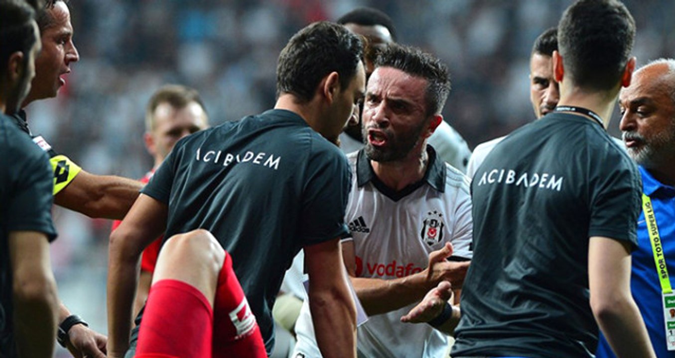 Sağlık-Sen, Beşiktaşlı Gökhan Gönül'e Tepki Gösterdi