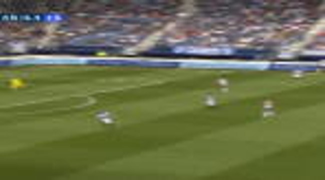 لقطة: الدوري الهولندي: تورنسترا نجمُ فينورد يدكّ الشباك من 40 ياردة مستغلًا خطأ فادحًا لحارس هيرينفين