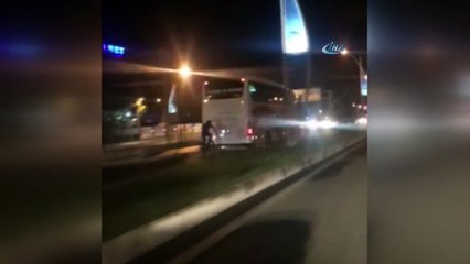 Bisikletli sürücünün tehlikeli yolculuğu kamerada